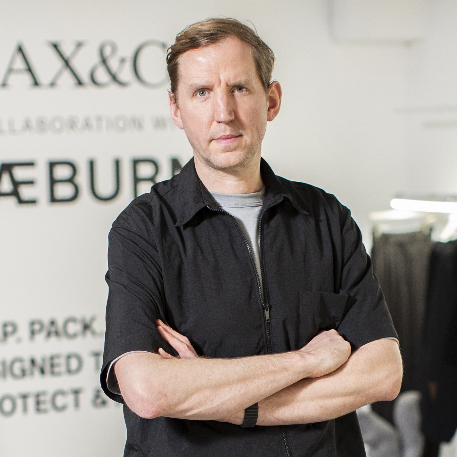 Raeburn Maxandco Biography Desktop MAX&Co.